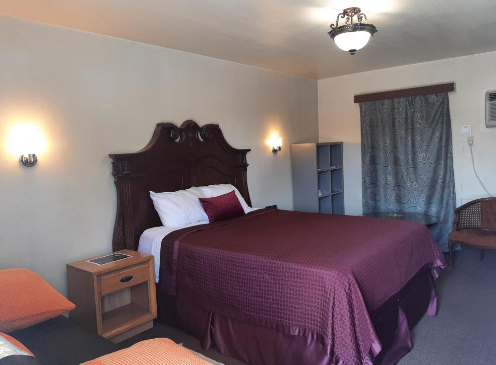 Deluxe Triple Room interior